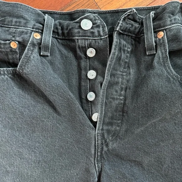 Levi’s Denim Shorts - Picture 2 of 5